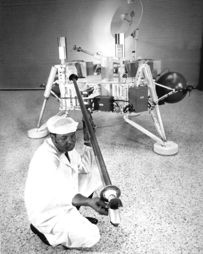 Space History Photo: Technician Checks Soil Sampler on Viking Lander